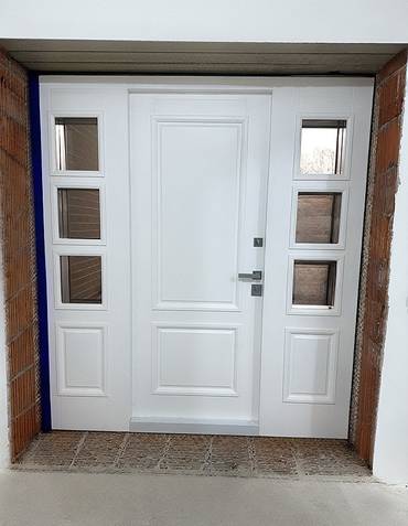 Входная группа с остеклением